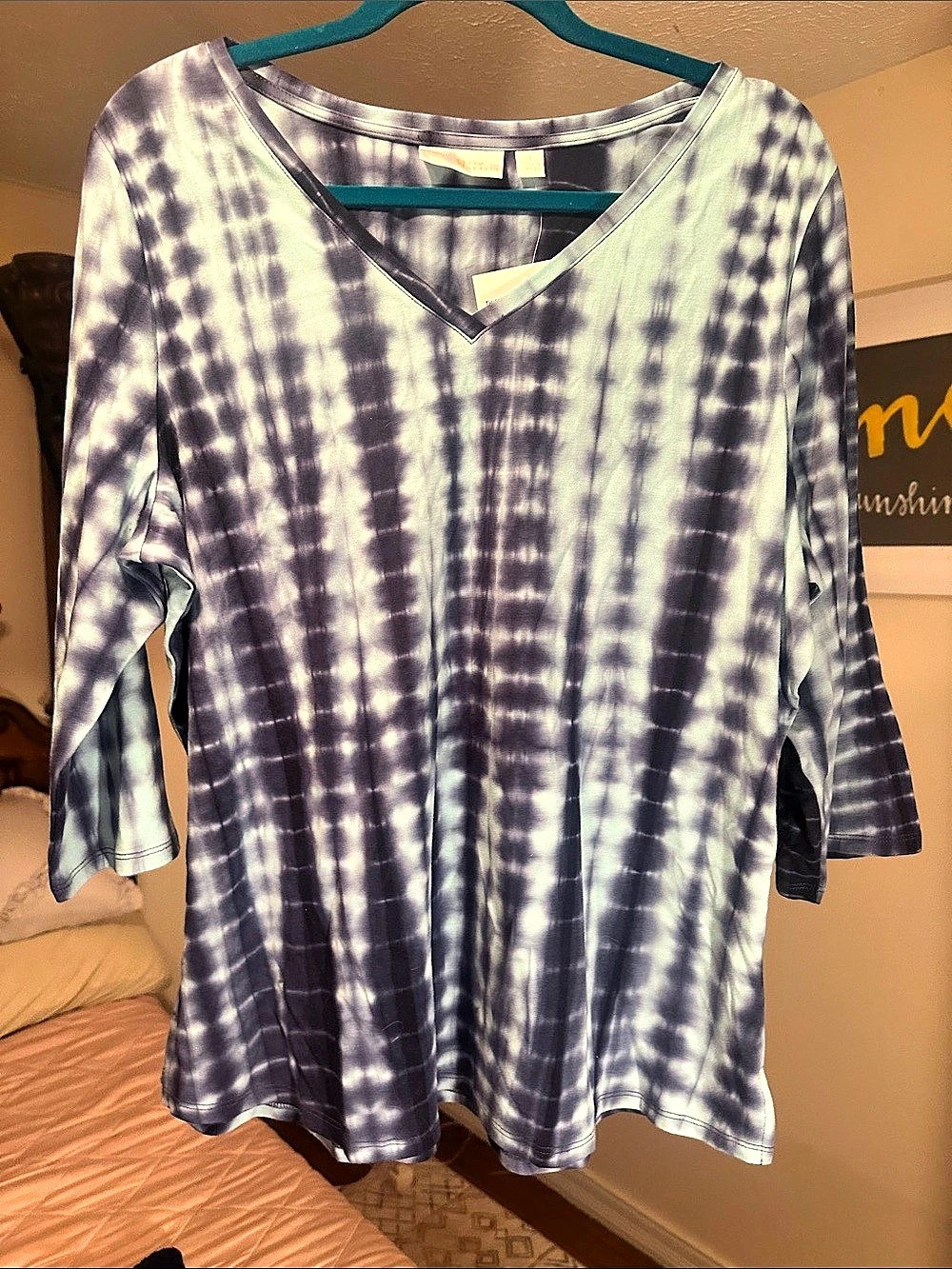 belle by Kim Gravel- Tie-Dye V-Neck Tunic Blue & navy - Size Large - NEW mid s
